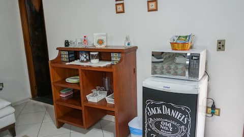 Top Airbnb: Zyah's Corner on the Deserted Beach em São Sebastião
