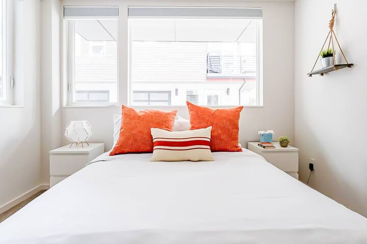 Seattle 3BR | Bright Townhome Near Intl. District gallery image 2