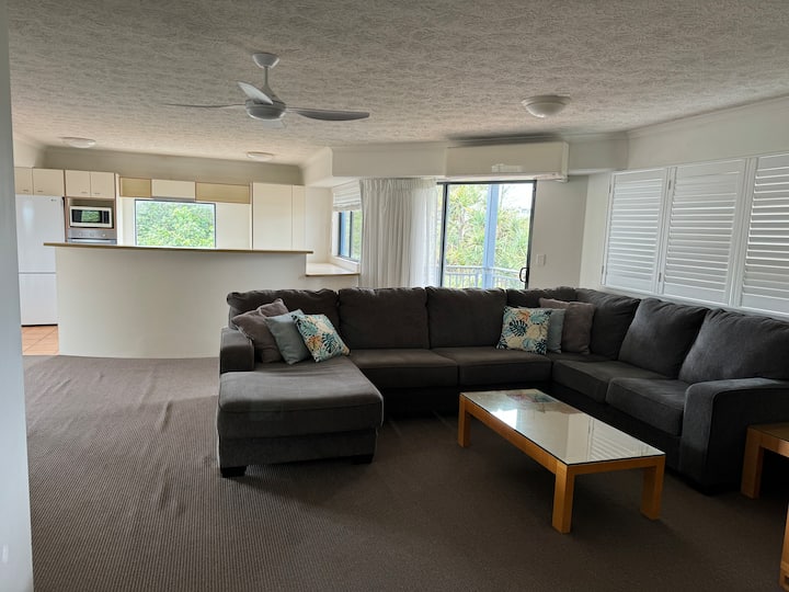 3 Bedroom Family Apartment Opposite The Beach - Caloundra