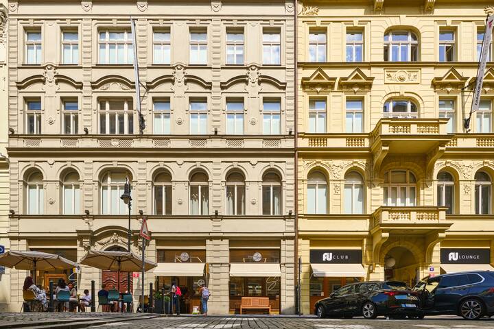 Bright Old Town 2-bedroom Apartment 4A gallery image 5