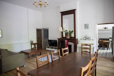 The Main Down - Apartment with pool view