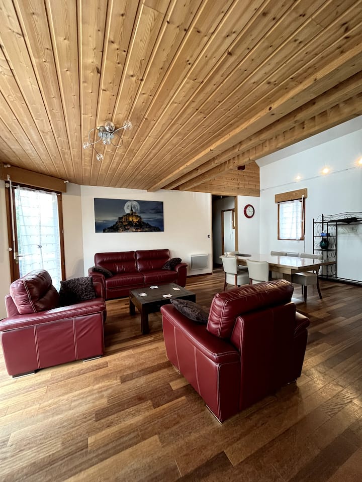 L'acadie   Chalet Au Pied Du Mt St Michel Avec Spa - Beauvoir