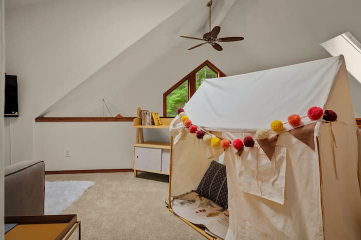 Play-fort with pillows 