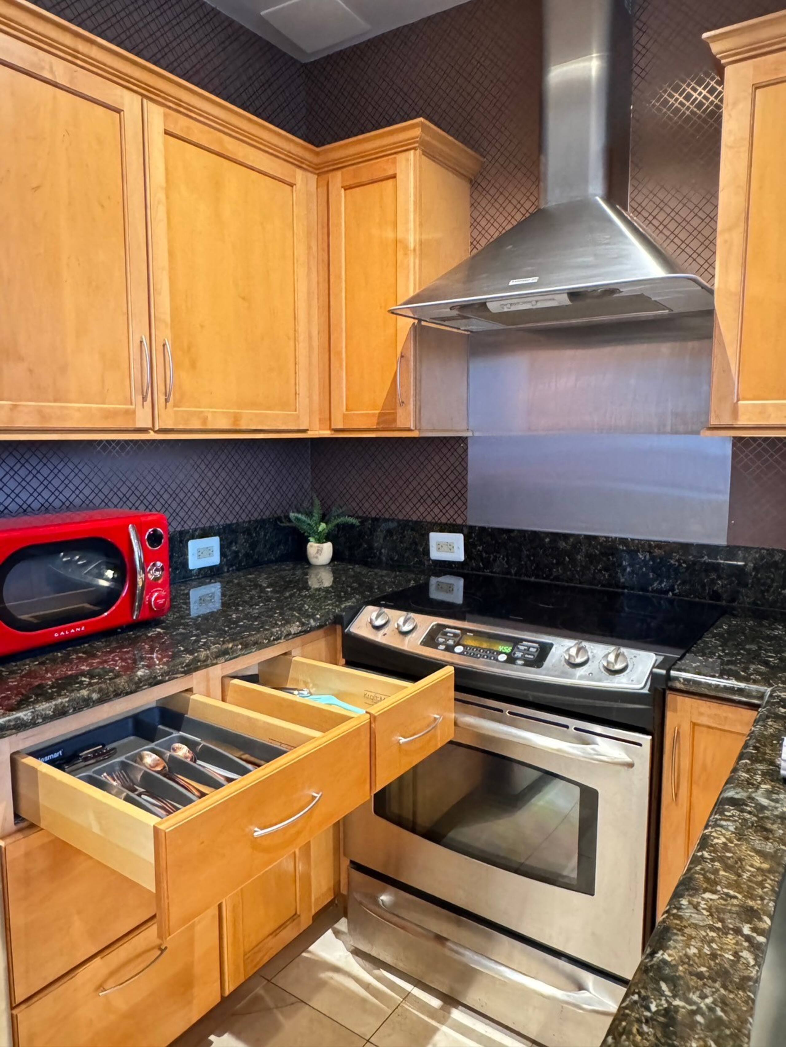 Condo in Honolulu · ★4.83 · 1 bedroom · 3 beds · 1 bath - Image 23