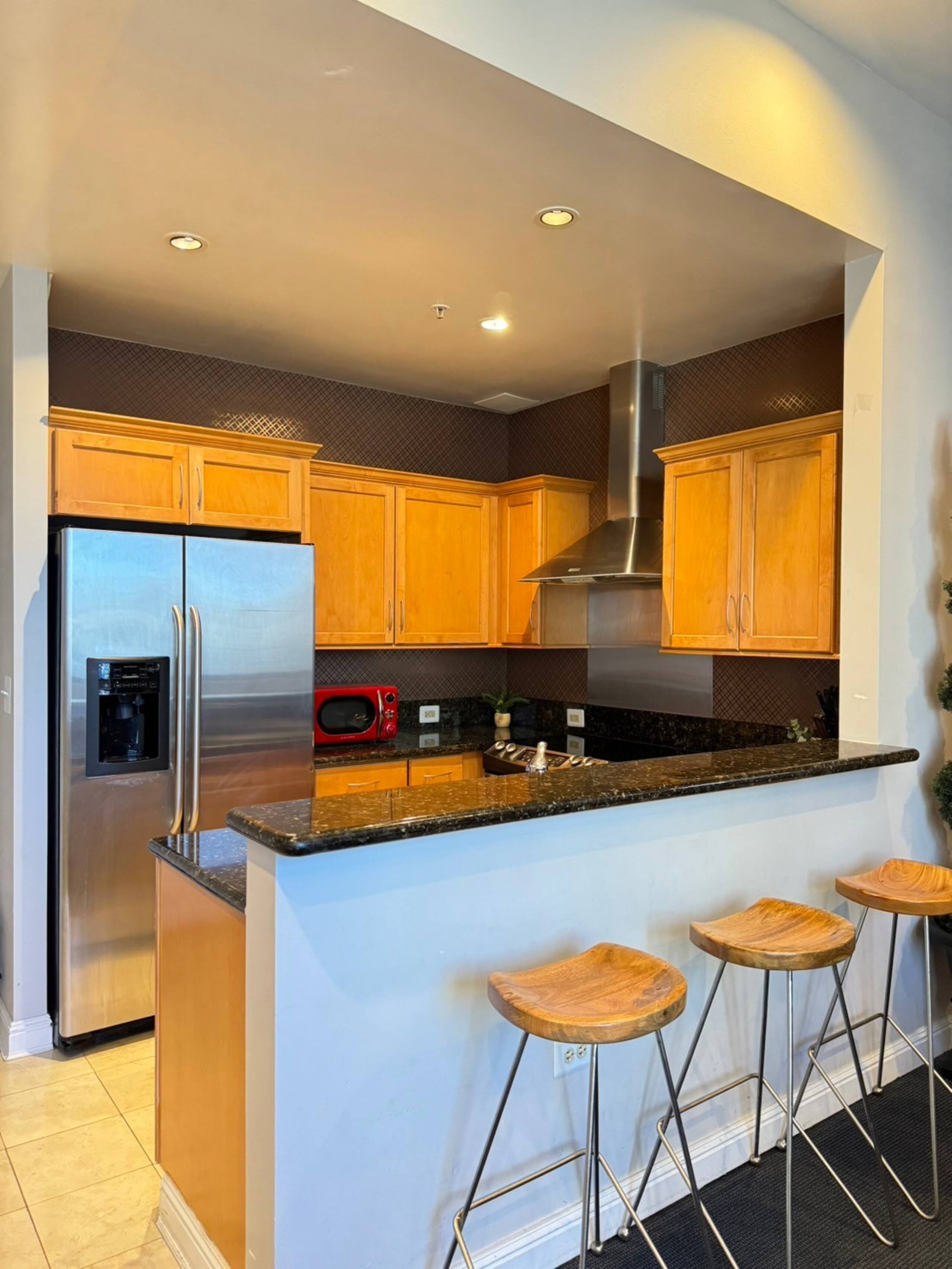 Condo in Honolulu · ★4.83 · 1 bedroom · 3 beds · 1 bath - Image 20