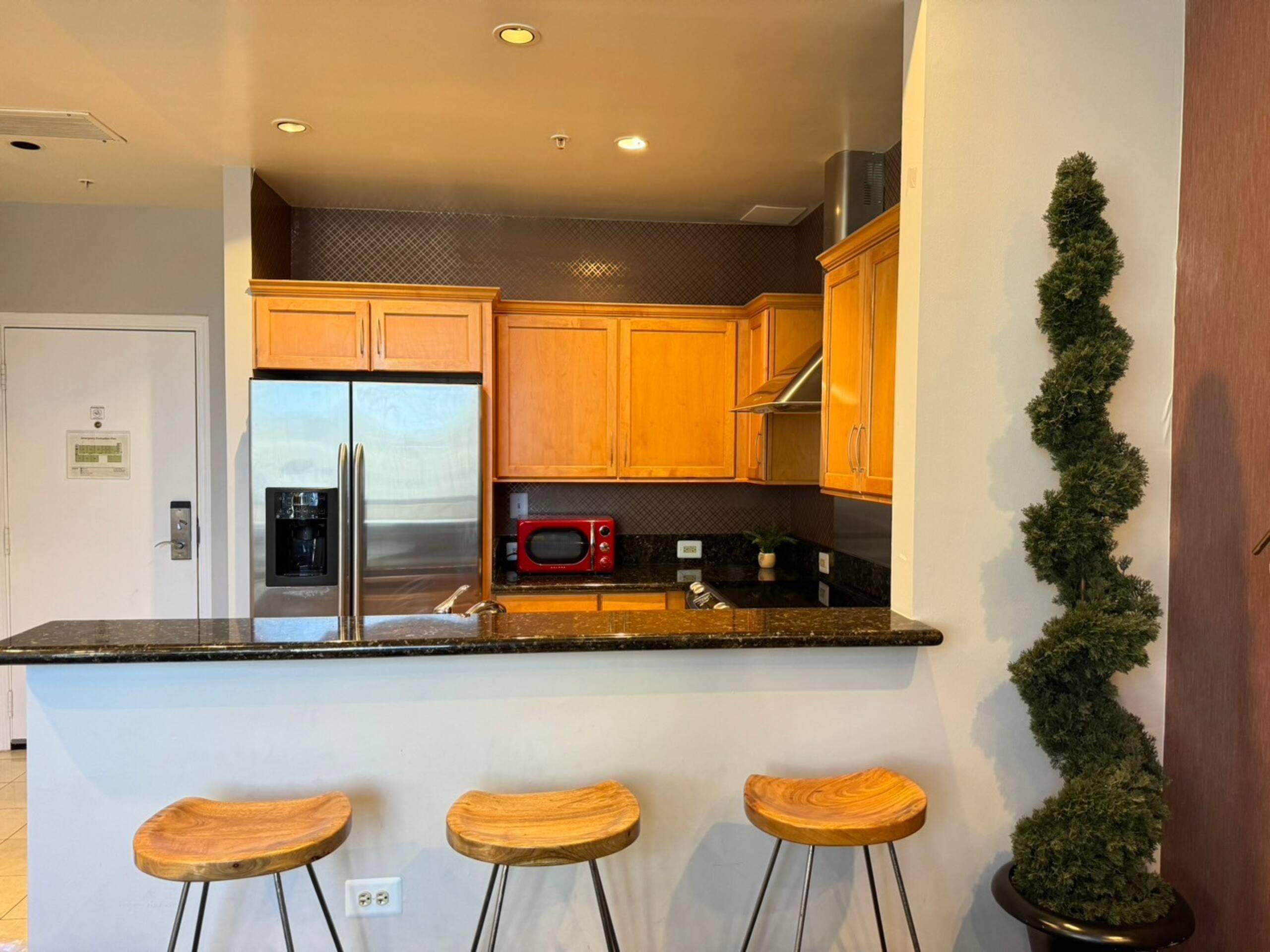 Condo in Honolulu · ★4.83 · 1 bedroom · 3 beds · 1 bath - Image 19