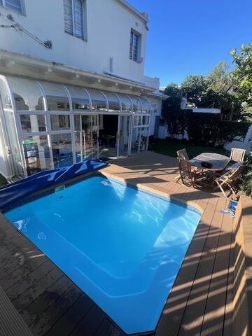 Bright family home, great location + solar power gallery image 3