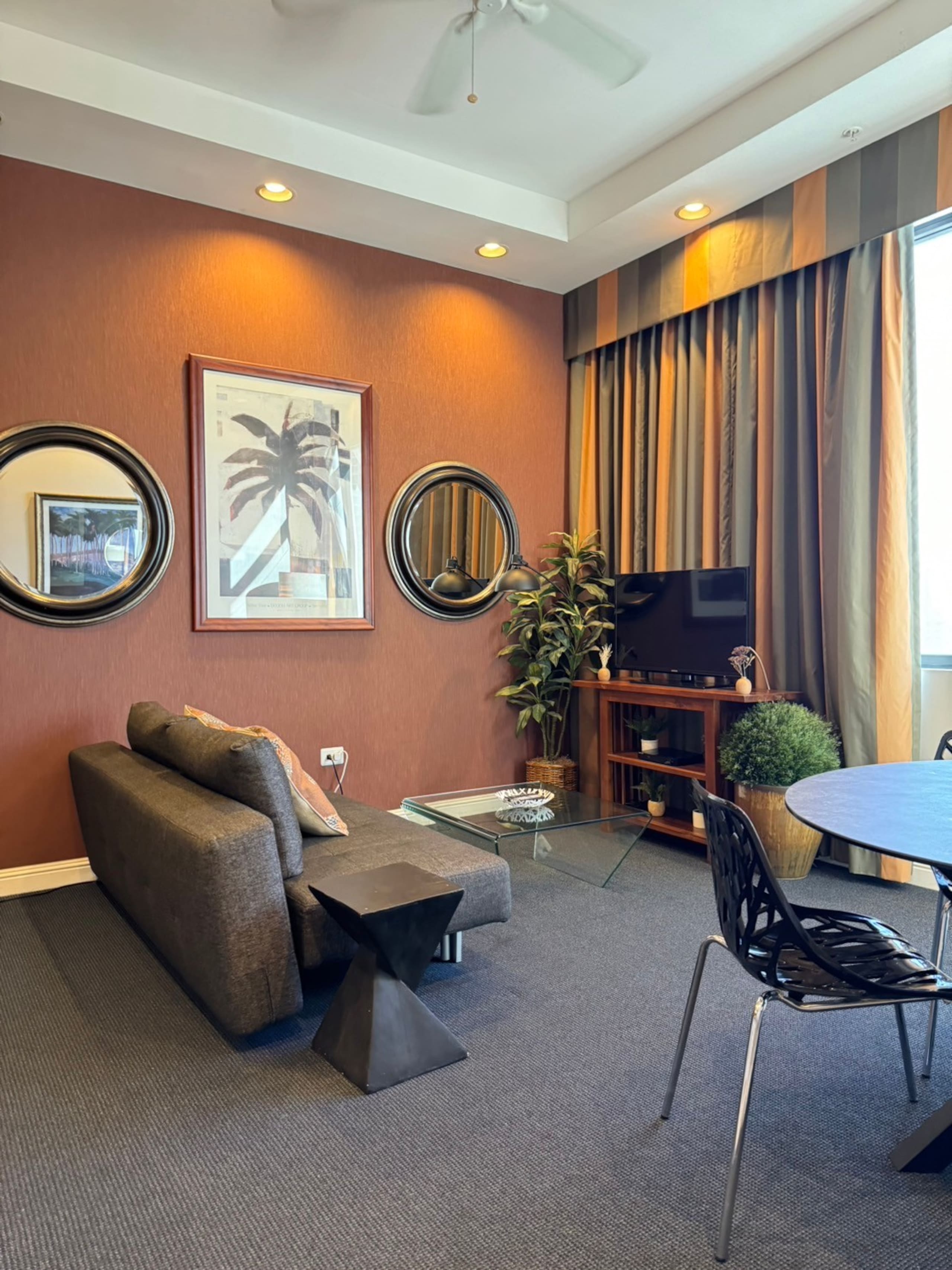 Condo in Honolulu · ★4.72 · 1 bedroom · 3 beds · 1 bath - Image 5