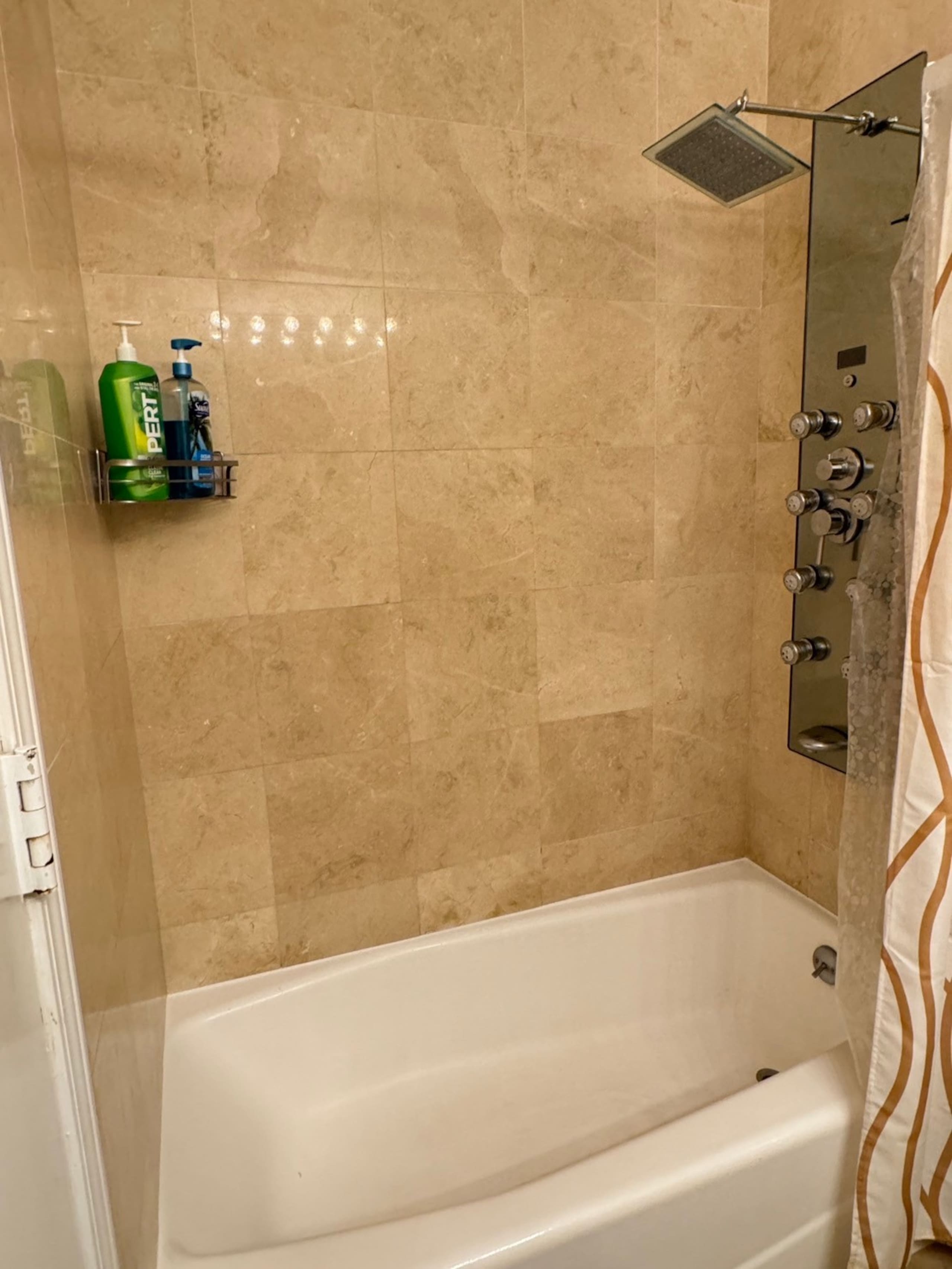 Condo in Honolulu · ★4.72 · 1 bedroom · 3 beds · 1 bath - Image 42