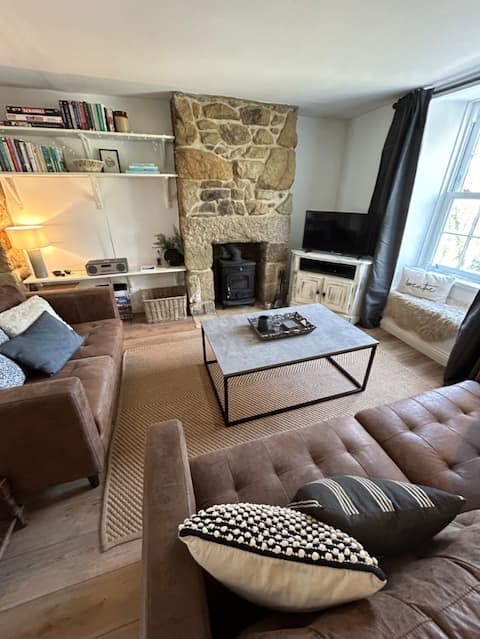 Three bed cottage in Helston, near Porthleven