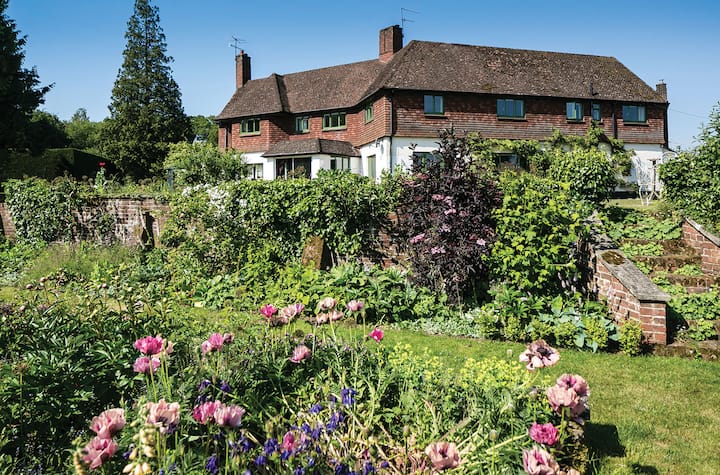 Spectacular Country Home With Pool, Tennis, Yoga - Shere