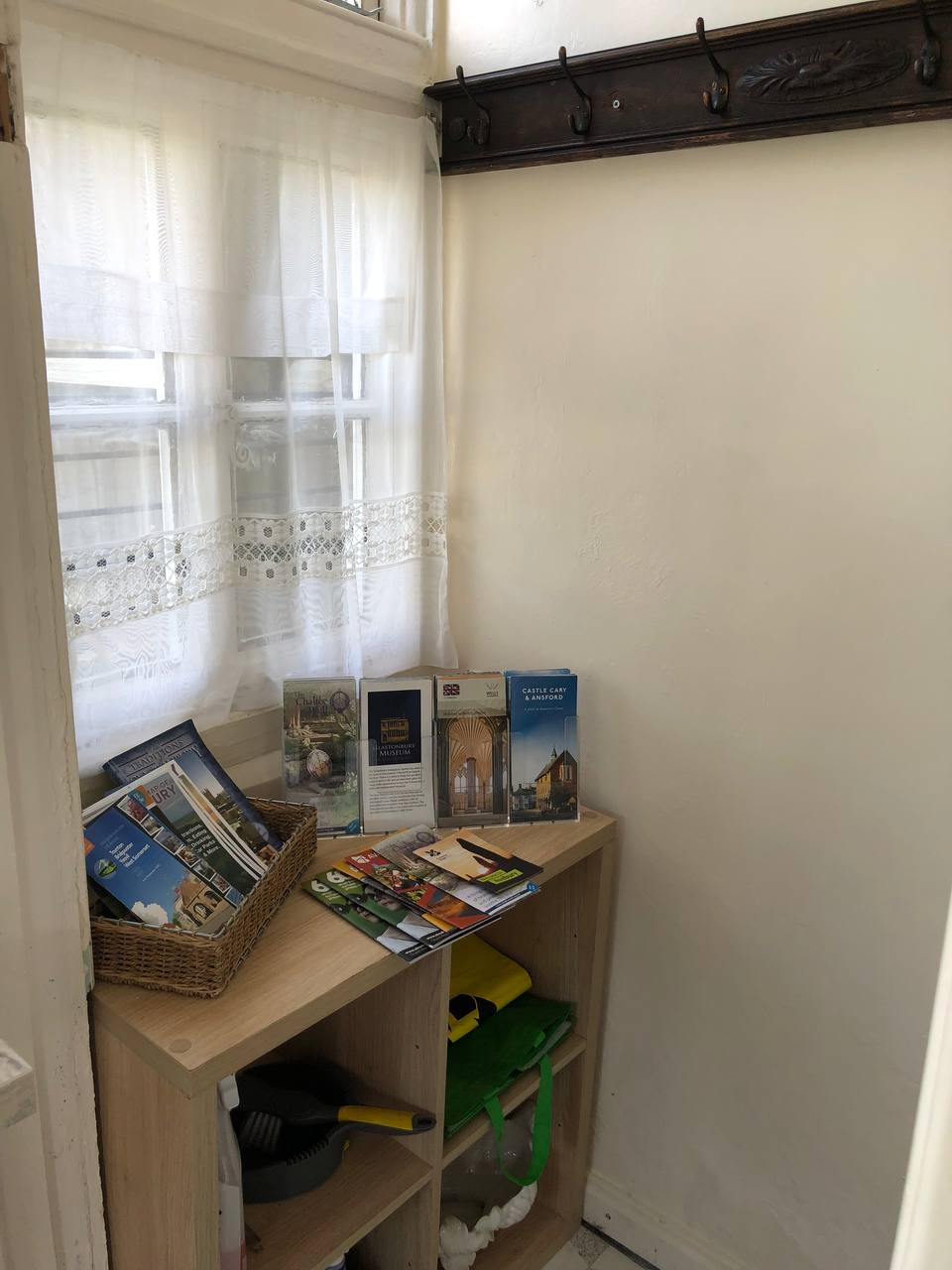 Top Airbnb: Tor-view pod with sun deck plus kitchen & bathroom à Glastonbury