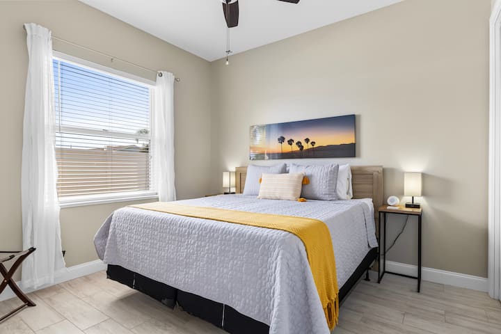 Room 3 is a king bed or 2 twin beds
