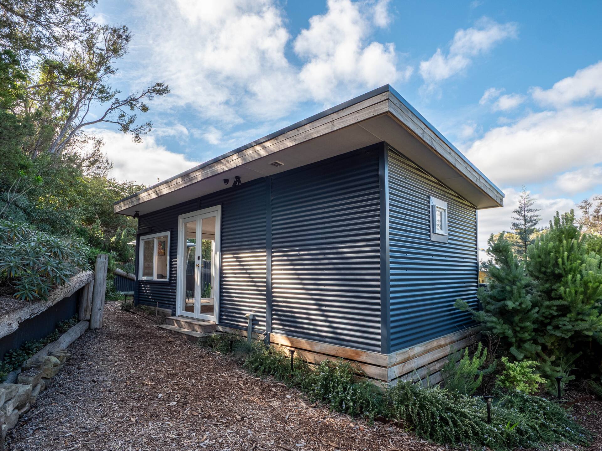 La Cabine | Private studio 5 mins Peninsula Hot Springs, Golf, Beaches, Wineries — photo 3
