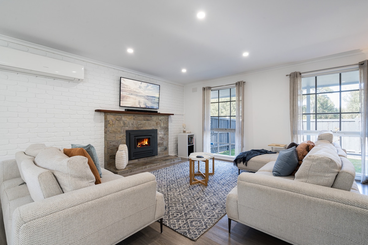 Top performing Airbnb: Deluxe Beach Cottage - 500m to Rye Front Beach in Rye