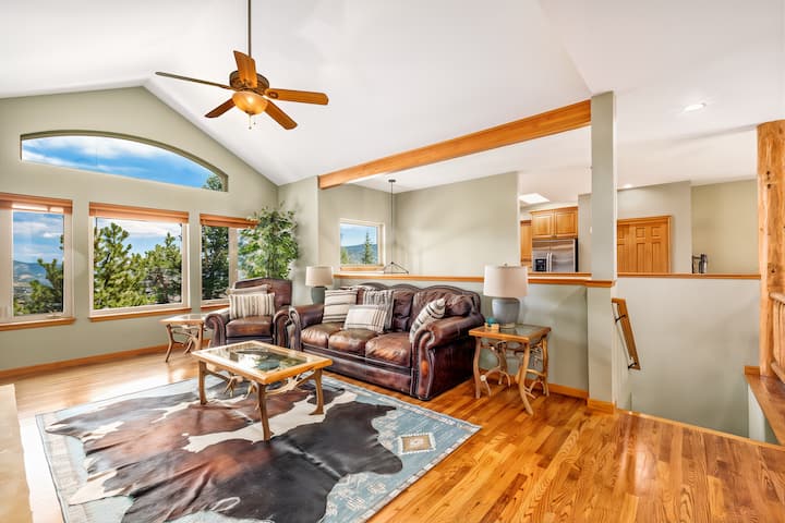 Mountain Home Nr Rmnp | 5* Views | 2 Living Rooms - Estes Park, CO