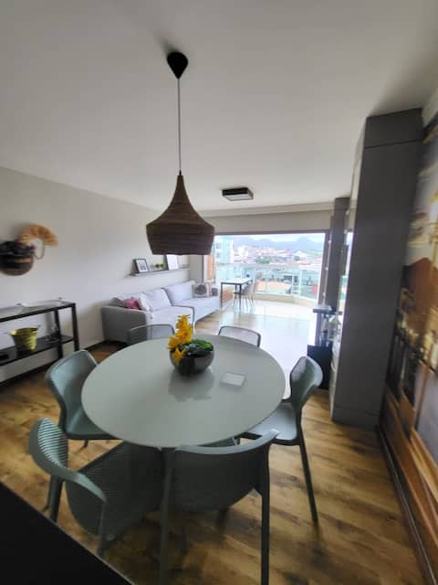 Airbnb em destaque: Cozy apartment just steps from Praia do Morro em Espírito Santo