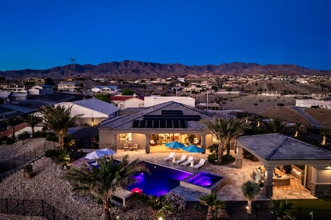 2 Master Suites/2 Junior suites/2 RV bays & Cabana