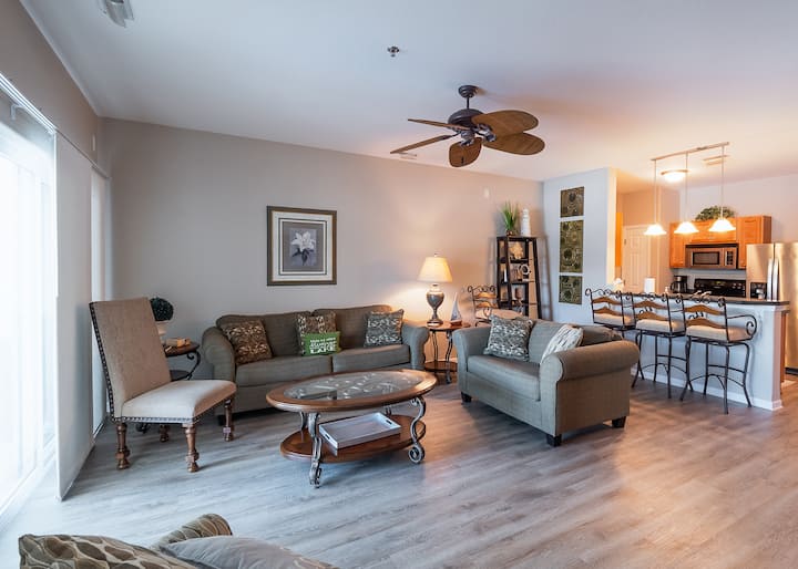 Condo Just Short Walk Away From Bagnell Dam Strip! - レイク・オザーク, MO