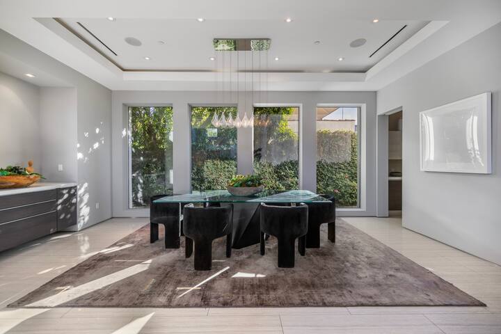 Stylish Villa with Pool, Waterfall & Gym gallery image 4