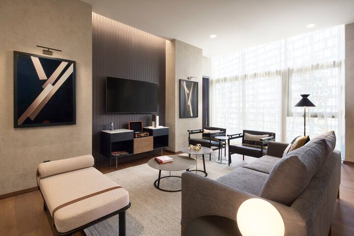 ROMA Exceptional 2BR/2BA Apt for Live/Work,6 pax