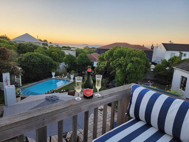 Beach house, a short stroll to the beach. gallery image 4