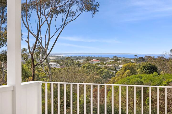 Surf Coast Sanctuary Villa gallery image 4