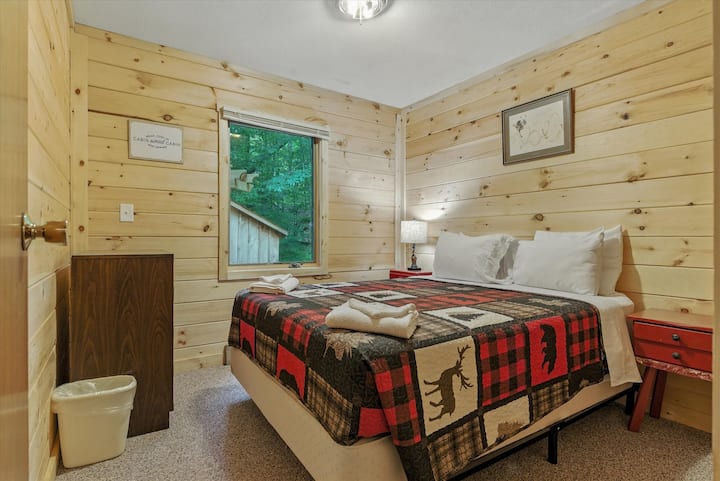 Spálňa 1: 1. poschodie, manželská posteľ