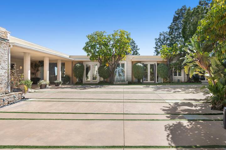 Trousdale Grand gallery image 5