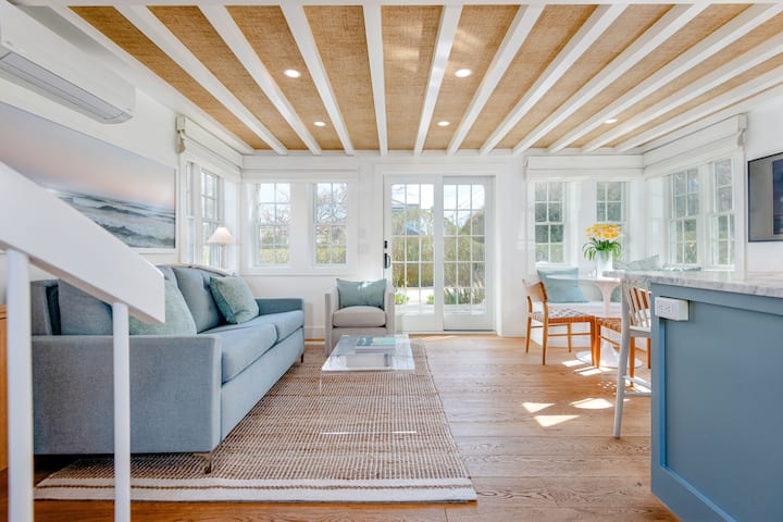 Seasuite Cottage With Waterviews In Sconset - Nantucket, MA
