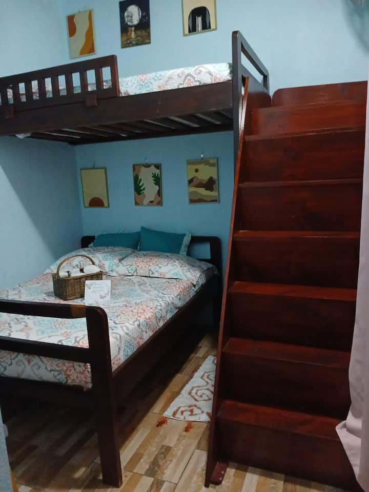 Relájate en un ambiente tranquilo y natural con todas las comodidades.

