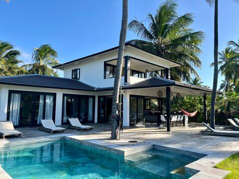 Plage villa, pools, kitesurfing