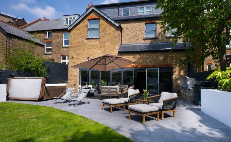 Dream house with jacuzzi sauna cinema gym gallery image 4