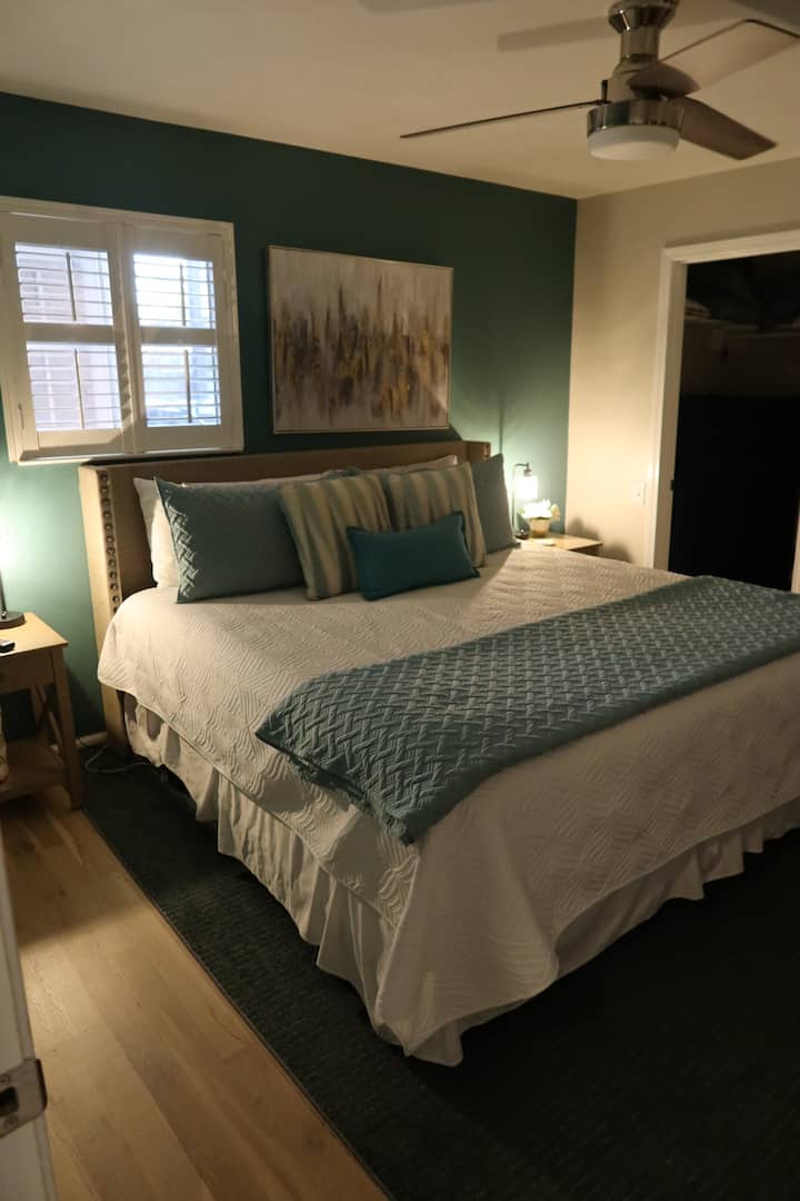 Cozy Riverfront Apartment Downtown Nashville! - Nashville, TN