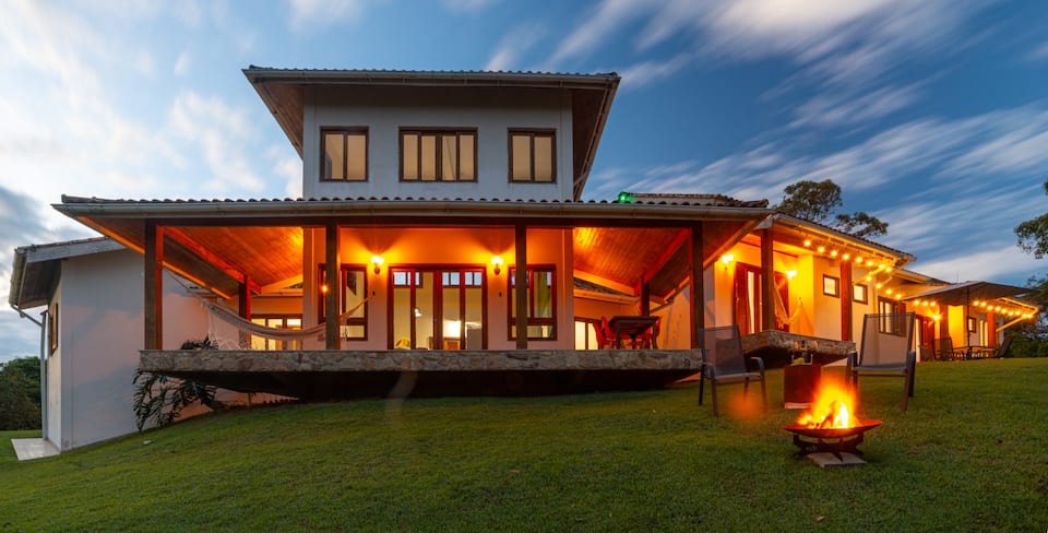 Top-earning Airbnb listing in Venda Nova do Imigrante, 5 bedrooms