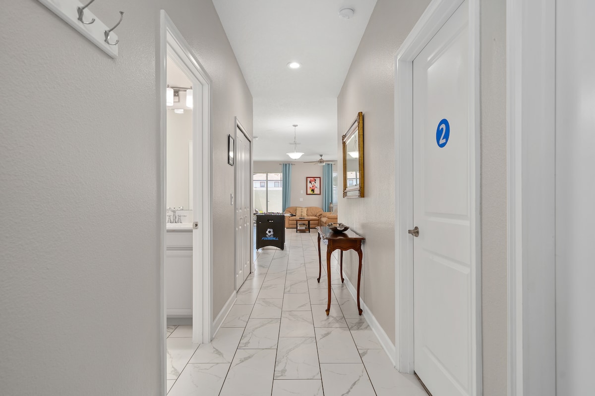 Top performing Airbnb: Luxury 5BR free heat private pool Disney Universal in Hunters Creek