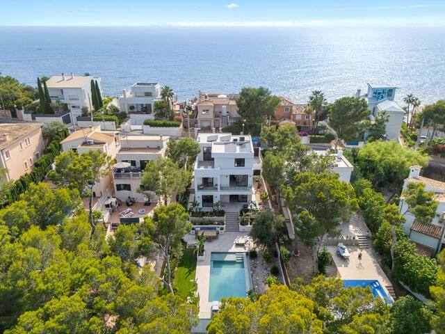 Luxurious mediterranean villa in el toro gallery image 2