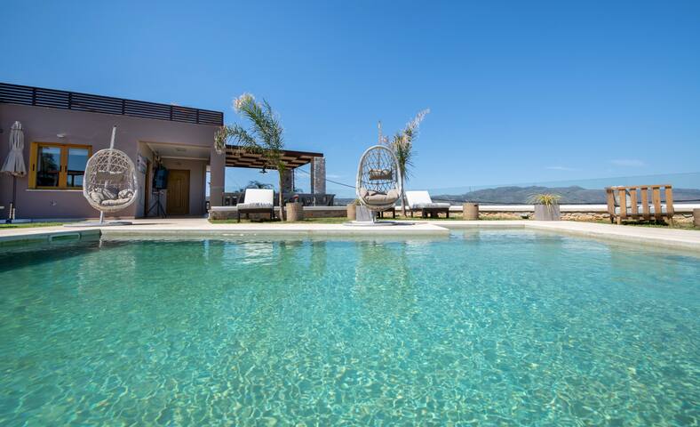 Sea View Villa-Amazing Exteriors-Heated Pool & BBQ gallery image 2