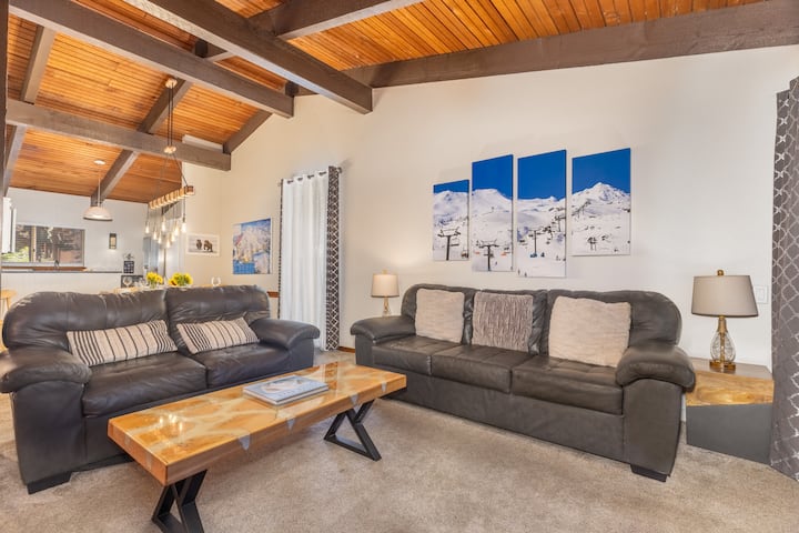 4 Bedroom, Family Friendly Walk To Canyon Lodge - Mammoth Lakes