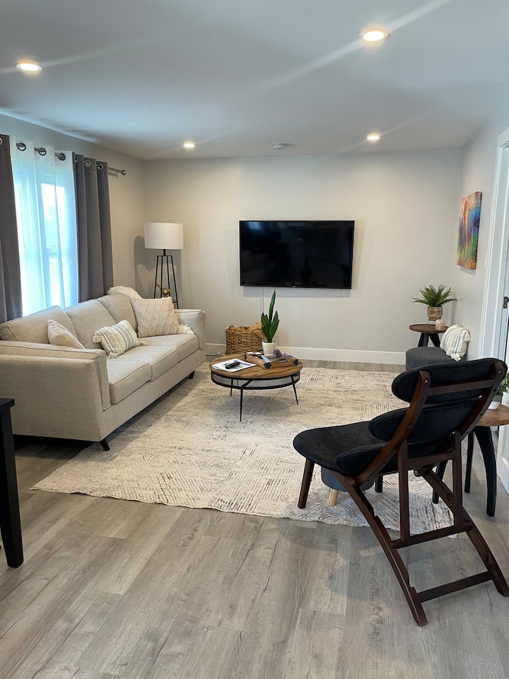 Remodeled, Cozy, Open, 2bed 1.5ba Near Everything! - ランカスター, NY