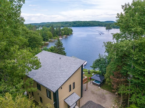 Luxury Panoramic View Waterfront-SPA-Games-Foyer