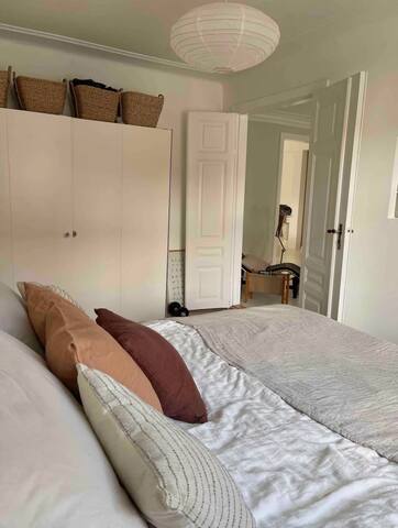 Spacious flat w. balcony in the vibrant Vesterbro gallery image 3