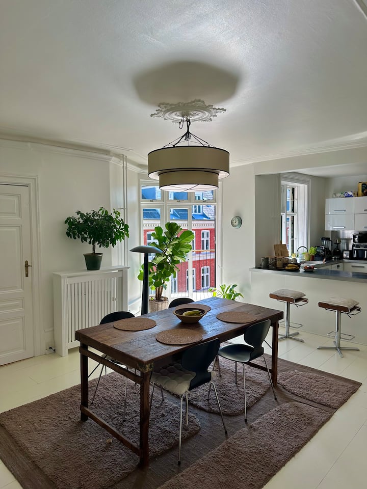 Spacious Flat W. Balcony In The Vibrant Vesterbro - Copenhague