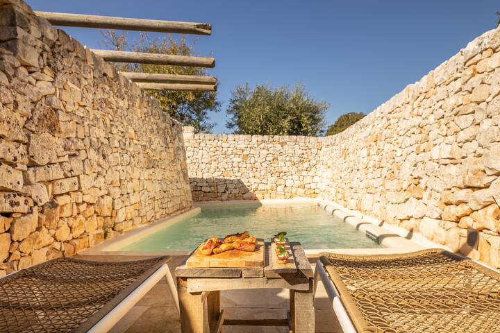 Trullo Fortuna Pool Suite gallery image 4