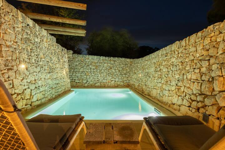Trullo Fortuna Pool Suite gallery image 2