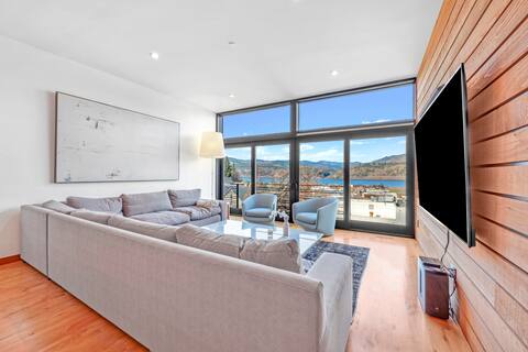 Waterfront Haven | 5 BR | Luxe | 4 Floors | Patio