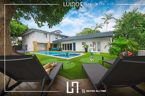 Epic Villa Gym Pool Jacuzzi Games BBQ Courtyard