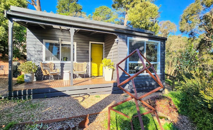 Aurora Cottage at Hepburn Mineral Springs Reserve