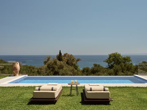 Cicada Exclusive Villa, with Pool and Hydromassage