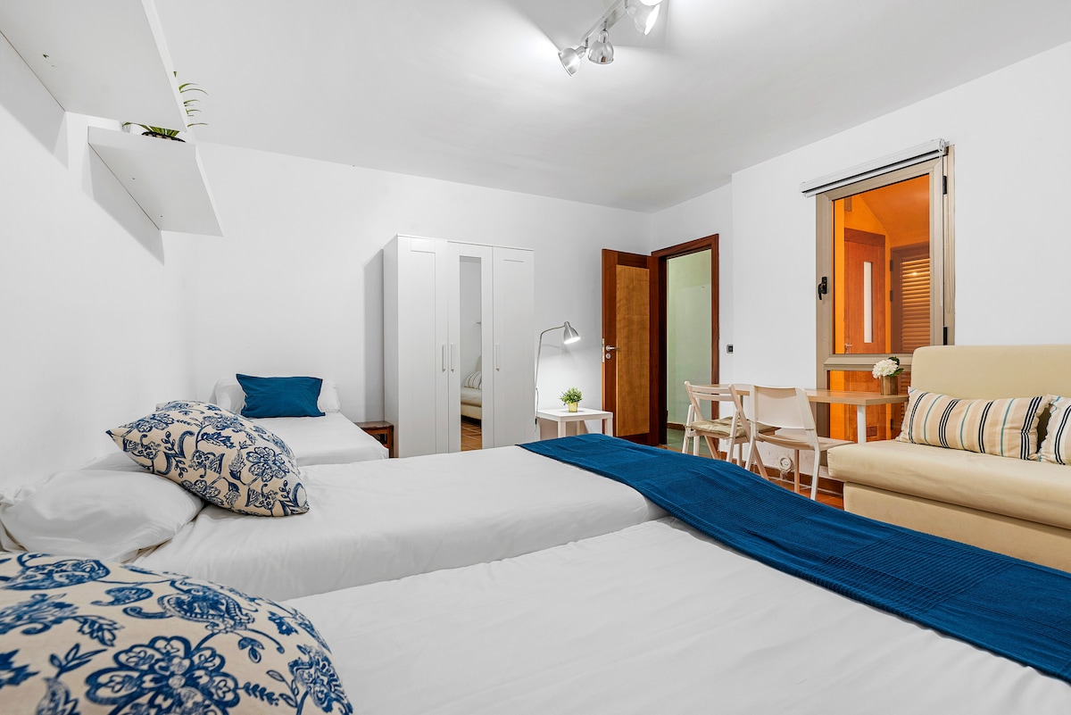 Tretia spálňa na najnižšom poschodí s rôznymi možnosťami lôžok